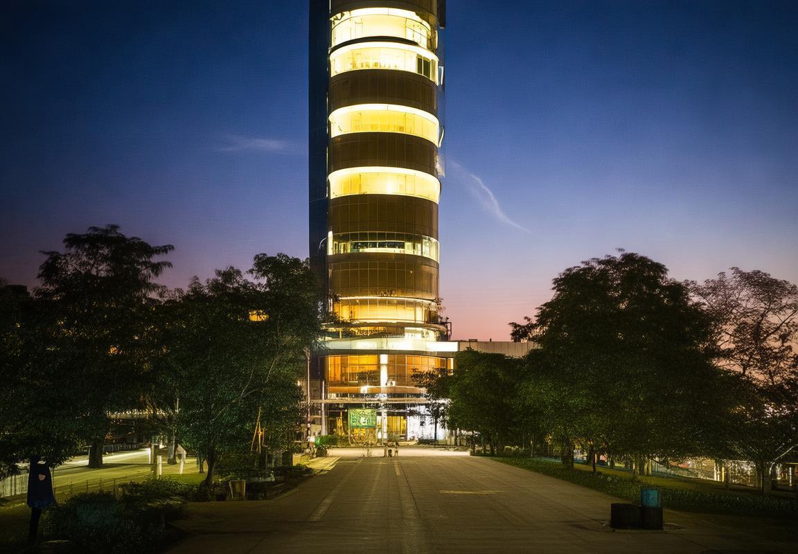 欧冠焦点对决：国际米兰客战马德里竞技，劳塔罗·马丁内斯与格列兹曼的锋线较量